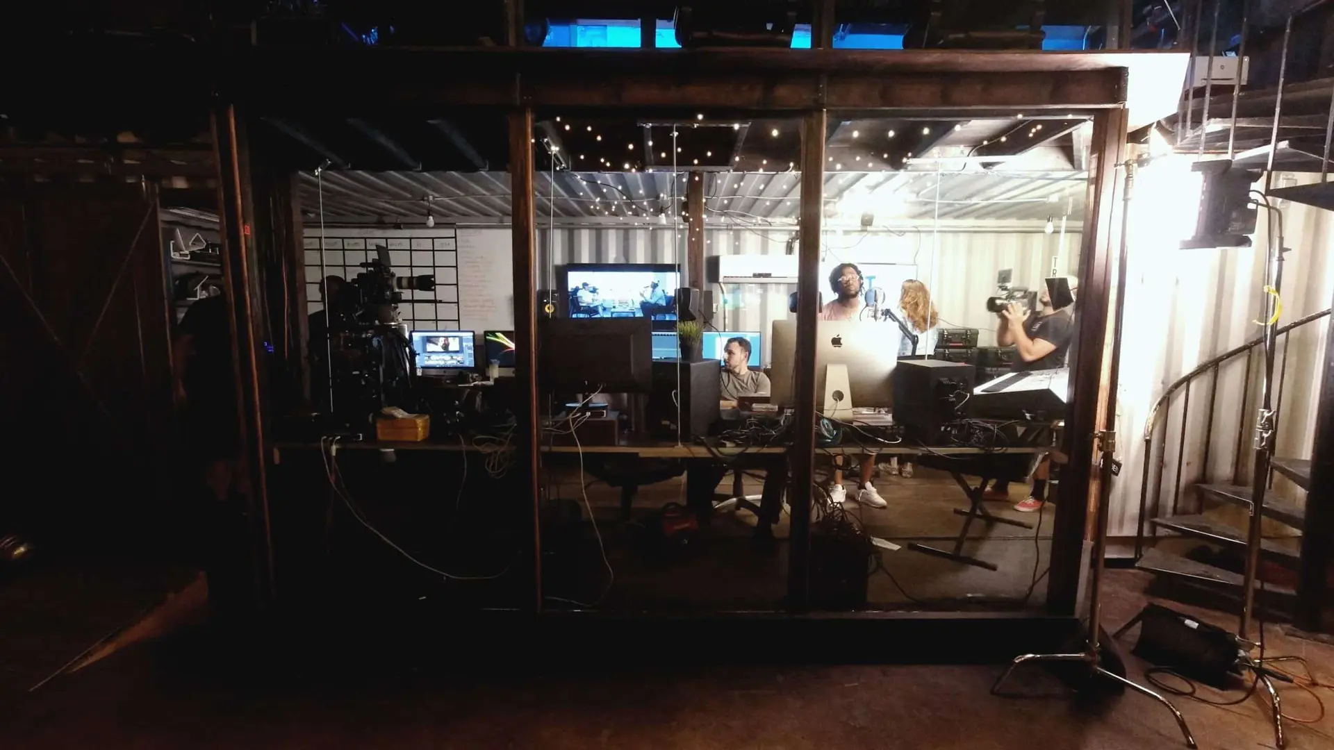 cis-post-brand-building-with-video-marketing4 Crew members working on set