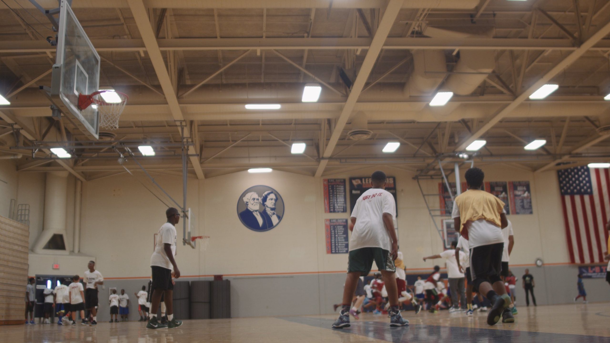 Sportsblog, a documentary mini series A group of men playing on a basketball court