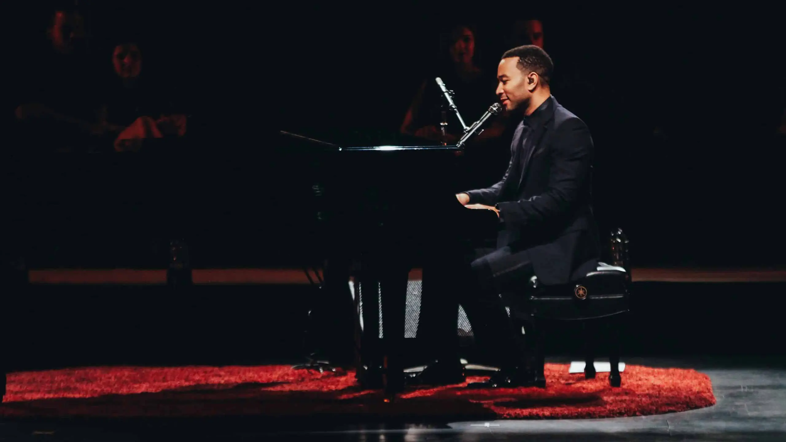 John Legend 2 Side profile of John Legend on stage
