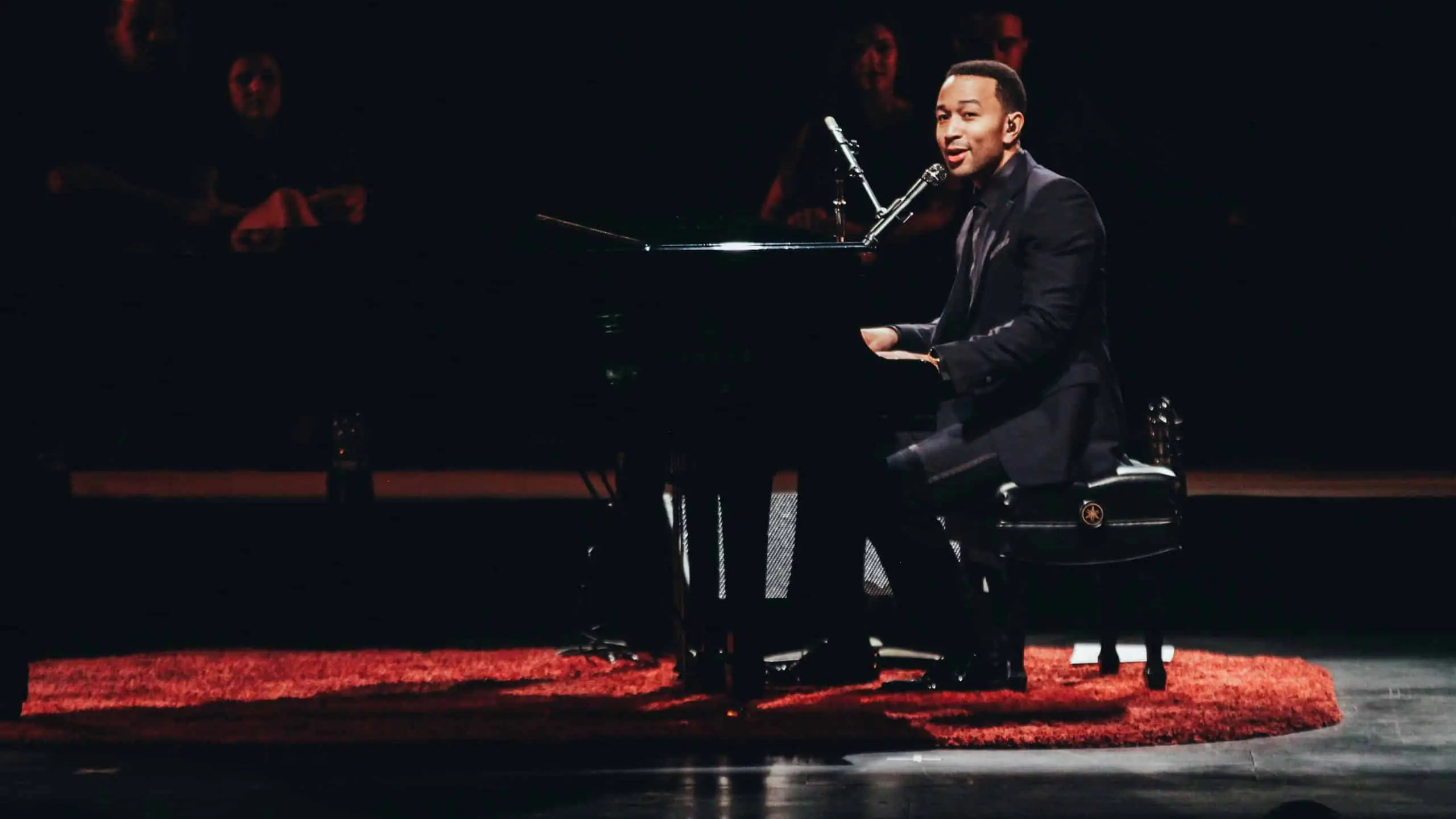 John Legend 3 Side profile of John Legend on stage