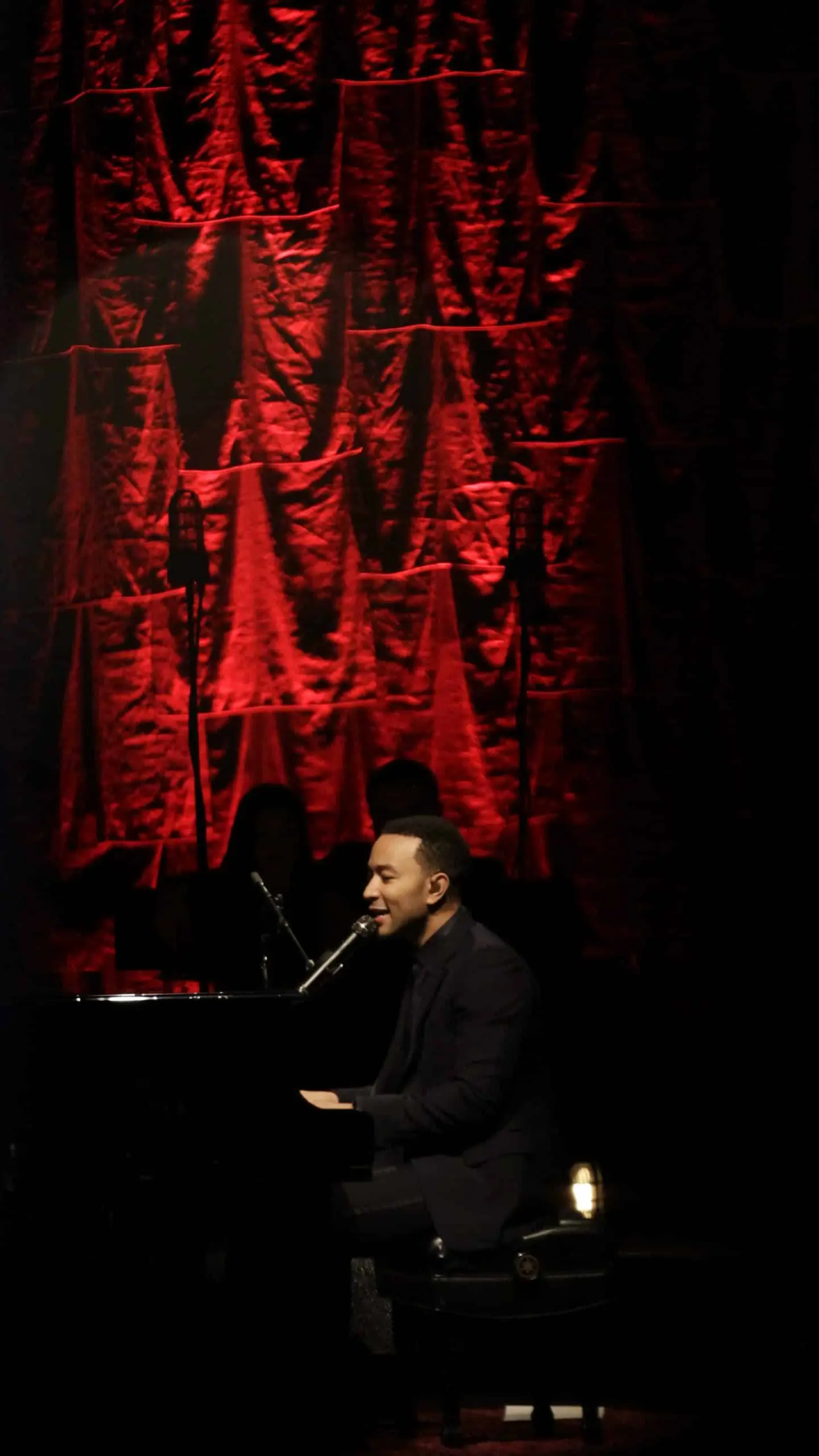 John Legend 6 Side profile of John Legend on stage