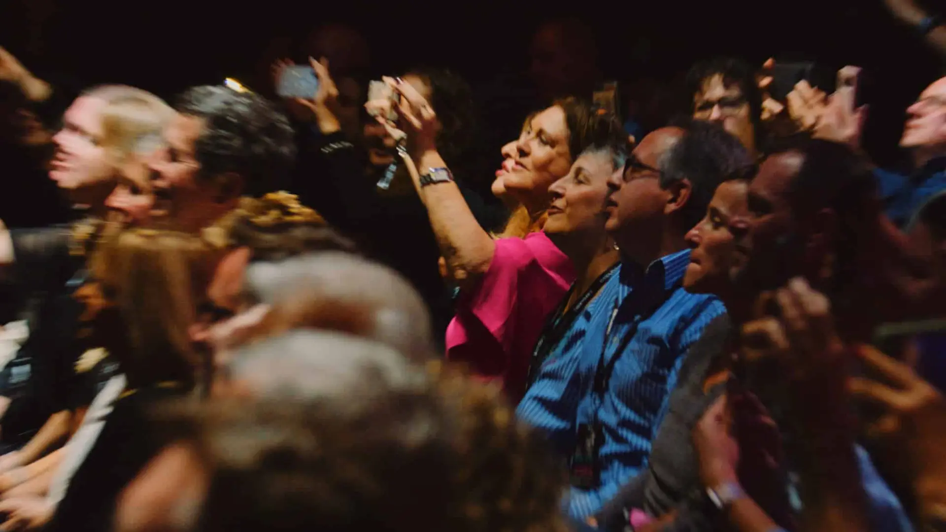 Billy Joel 6 Concertgoers at Billy Joel concert