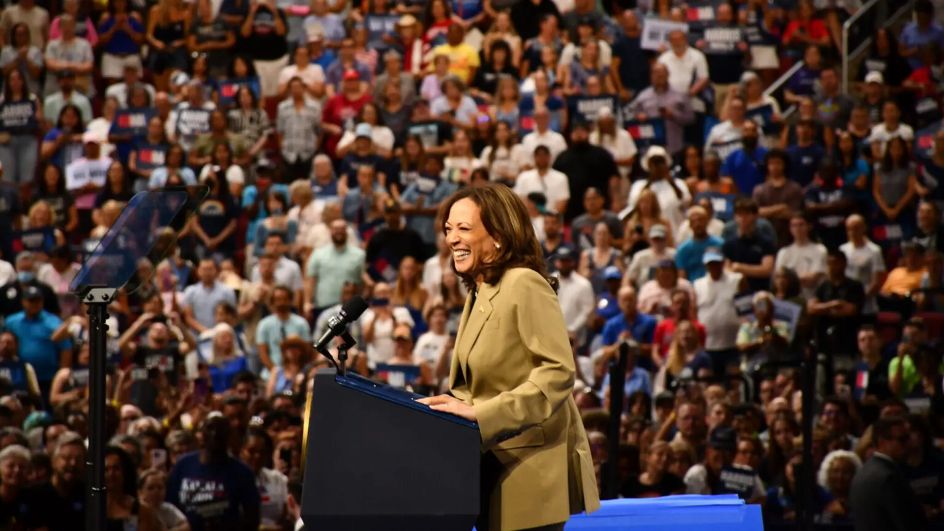 Kamala Harris 16 Kamala Harris smiling in front of crowd