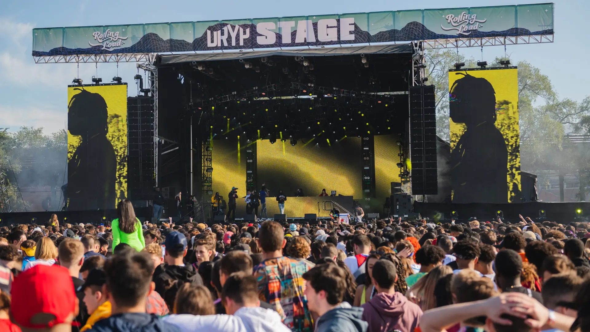 Rolling Loud 25 Crowd in front of stage