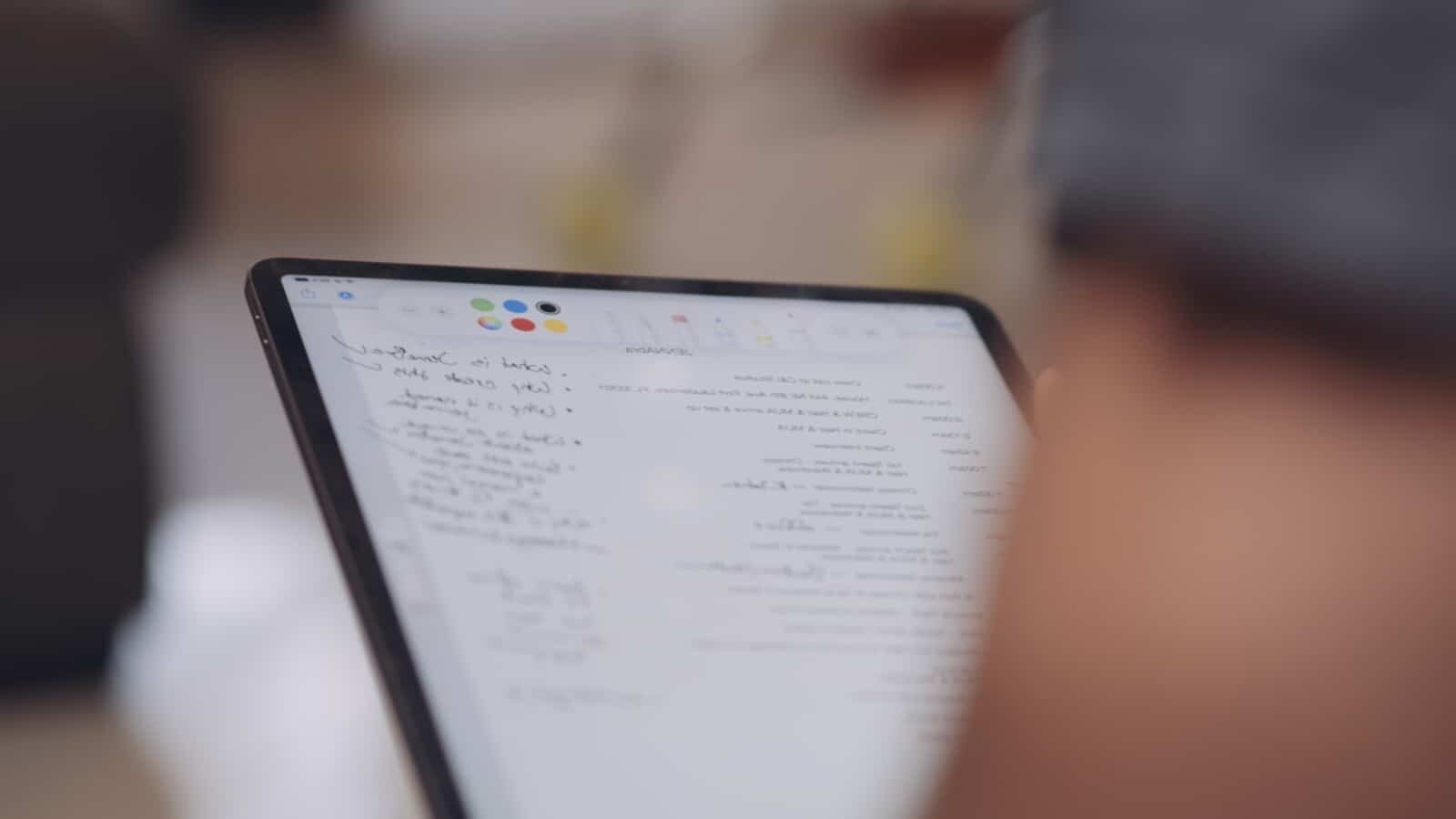 Tablet with notes and draw application on screen