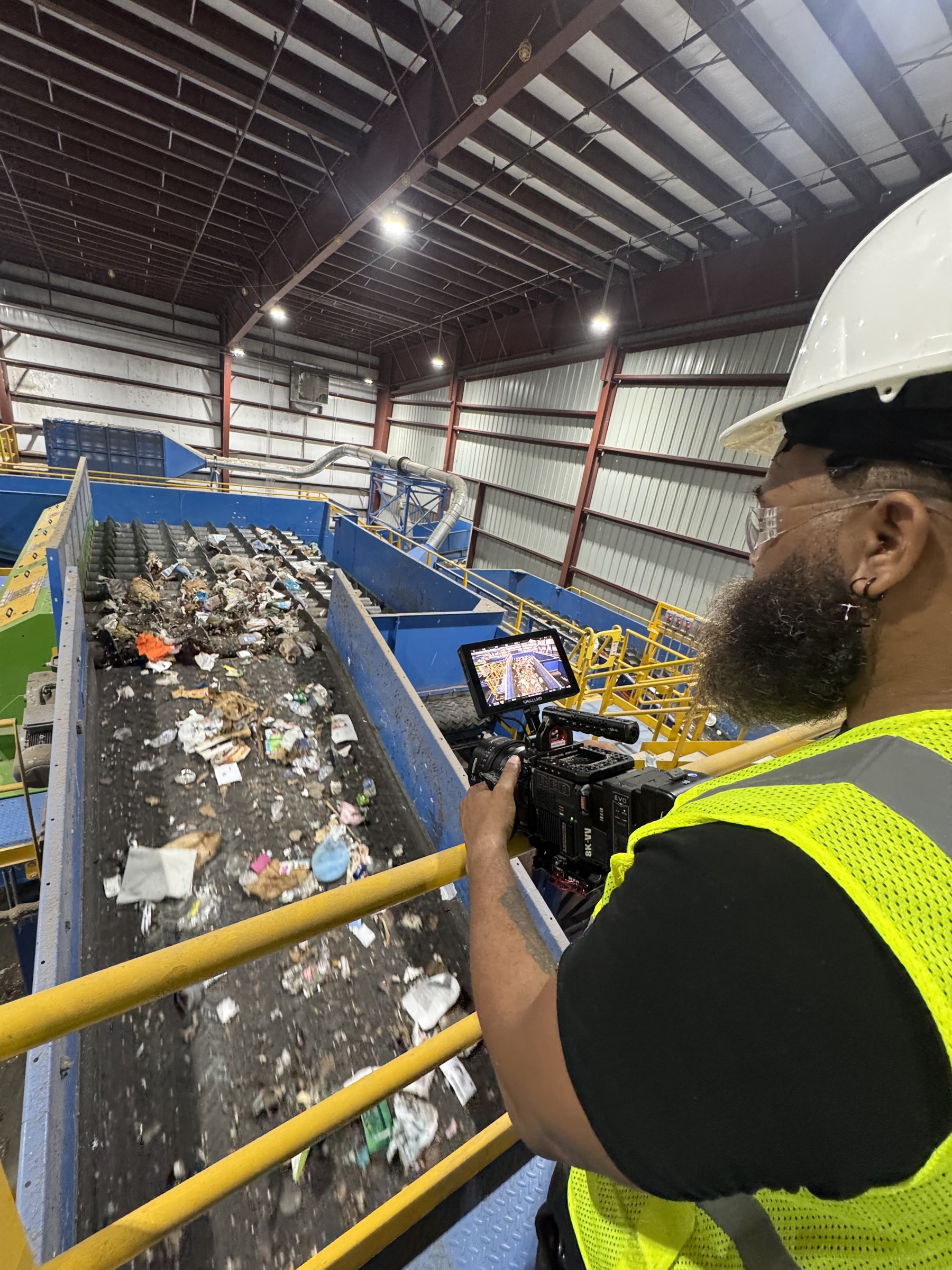 Conceptual Communications: Waste Management 11 Waste Management single stream recycling material on the sorting line