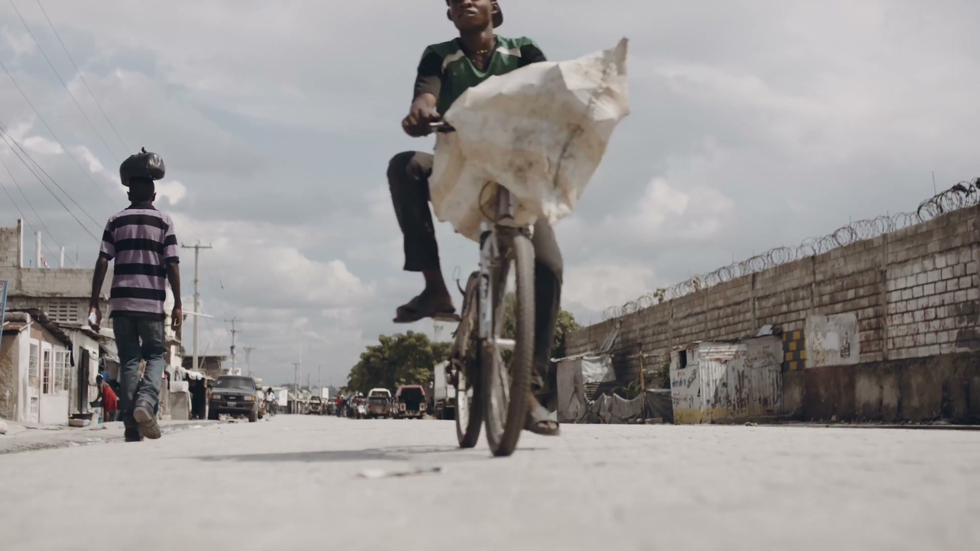 AIDS Healthcare Foundation 18 ahf haiti street life port au prince
