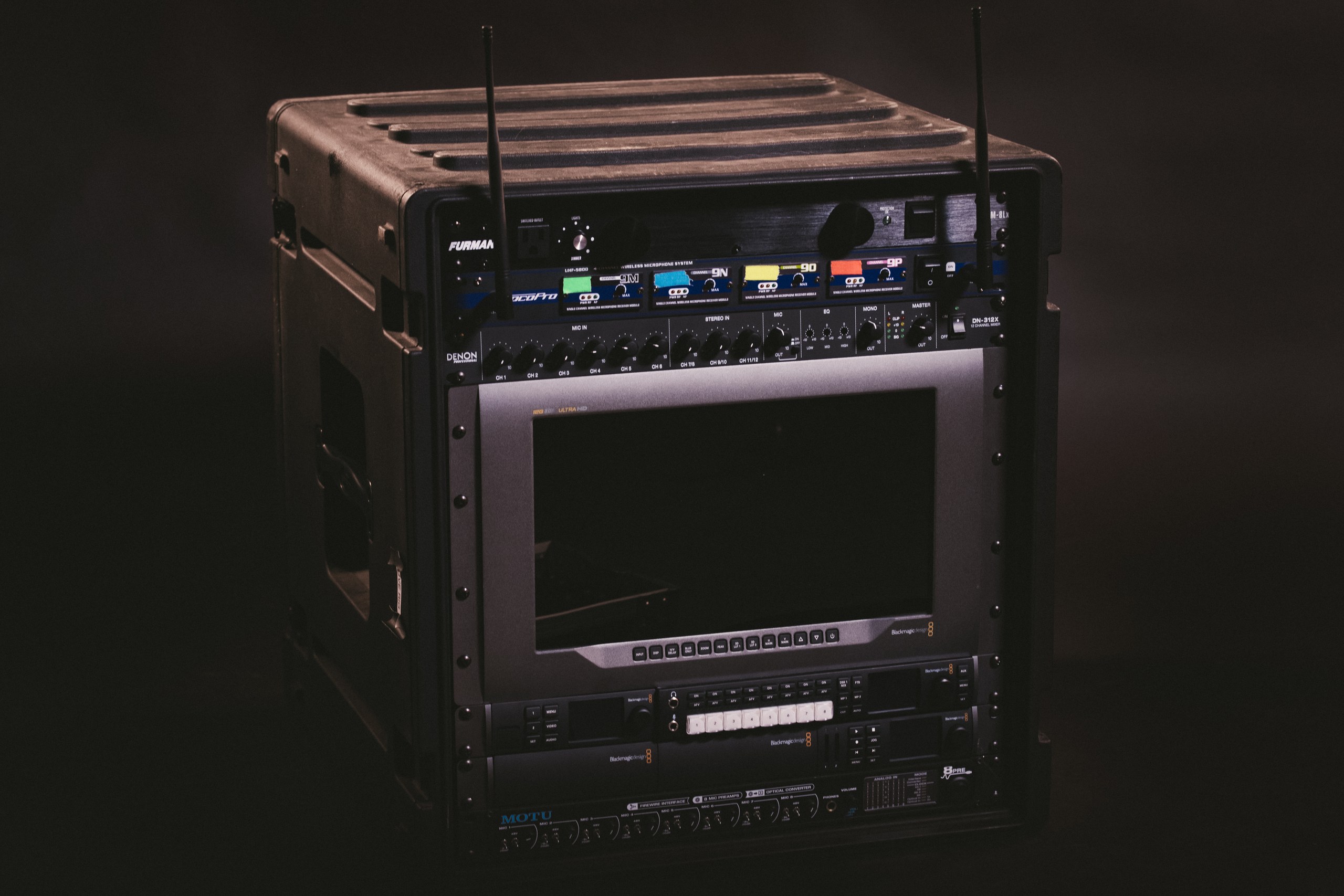 Gear 27 Audio rack with a monitor from the C&I Studios package