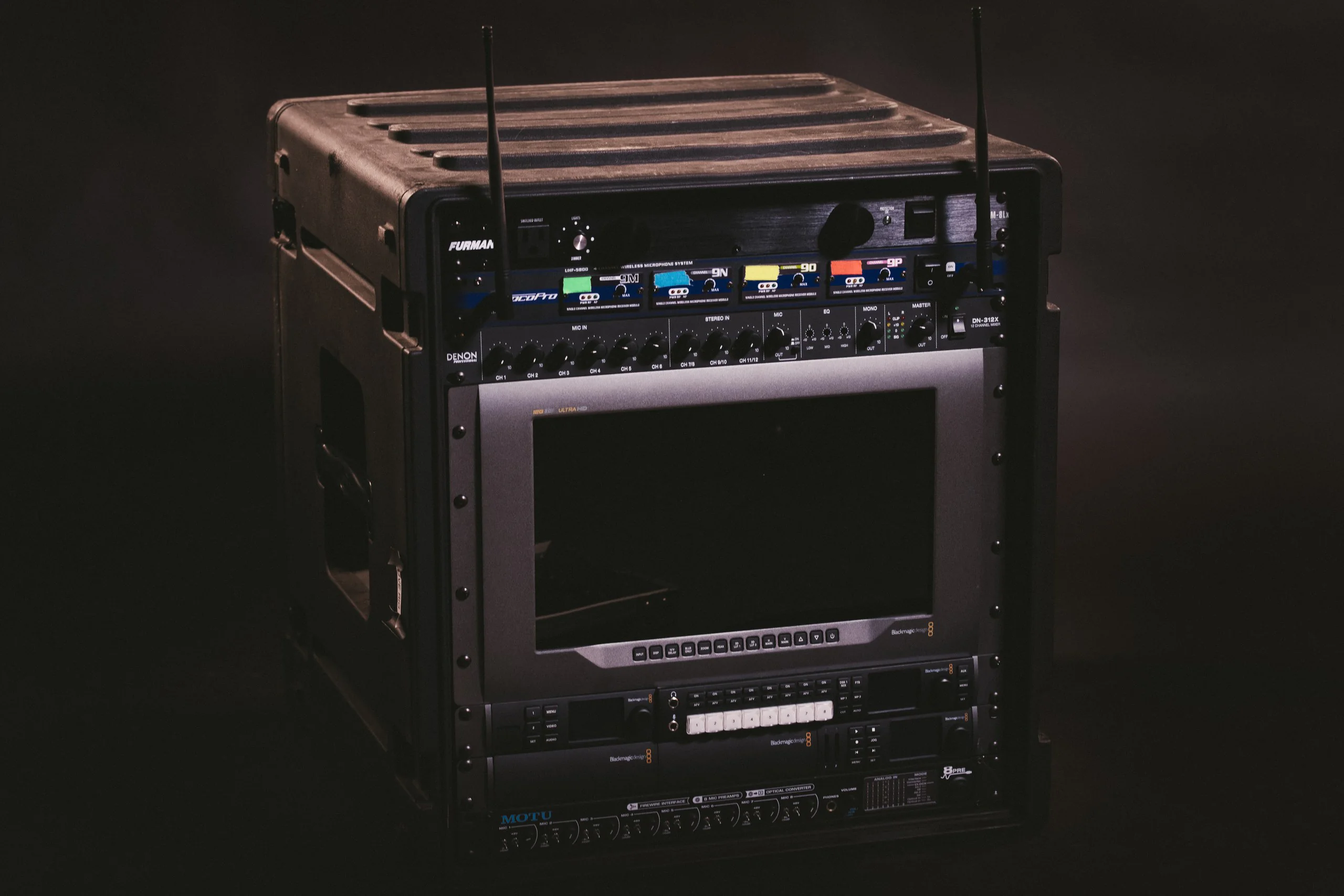 Production Gear 27 Audio rack with a monitor from the C&I Studios package
