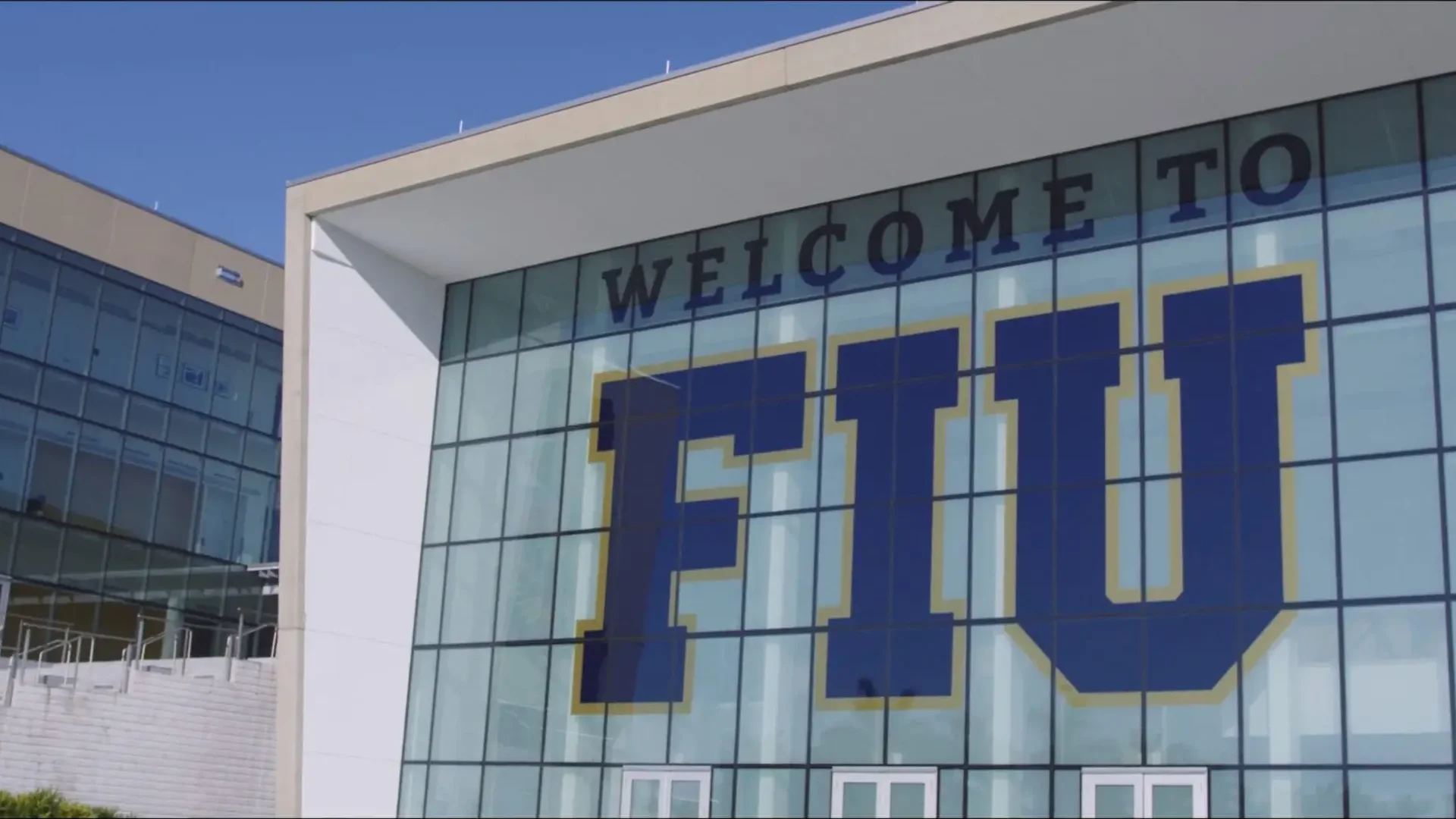 Stinghouse 6 Stinghouse FIU video production welcome sign