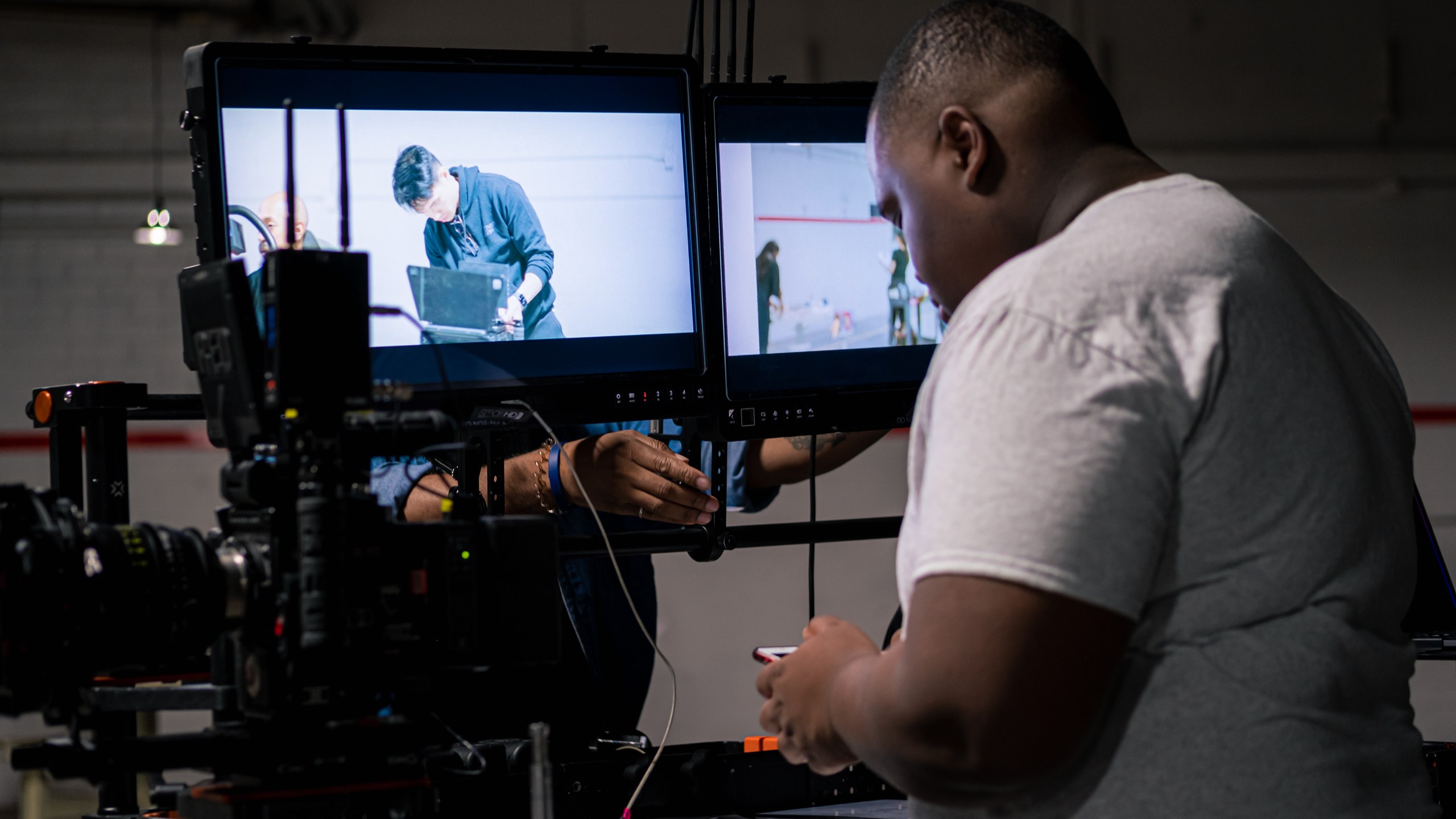 Production Gear 39 Crew watching the two monitors on the Megatron video village cart during a C&I Studios shoot